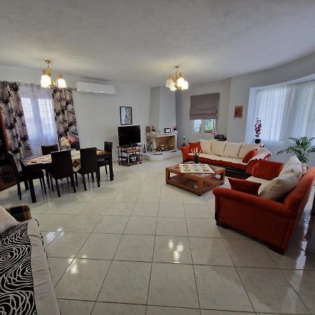 Lirika'S Airport House Apartment Artemida  Exterior photo